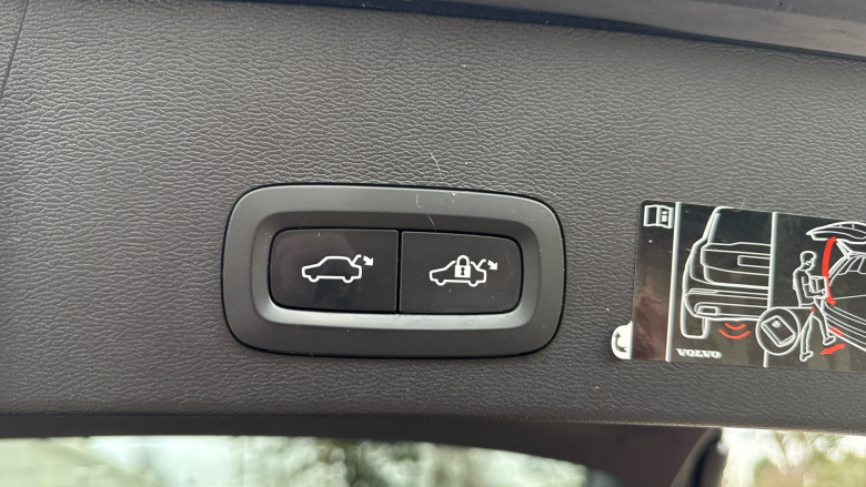 Volvo Xc40 P8 Recharge 300kW 78kWh First Edition 5dr AWD Auto Electric Estate